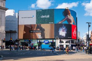 London,uk,-,August,19,2019,:,Billboards,At,Piccadilly,Circus,,A